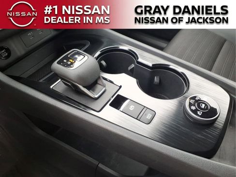 Certified 2025 Nissan Rogue SV AWD/4WD image 19