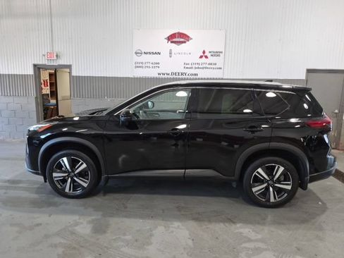 Certified 2025 Nissan Rogue SL AWD/4WD image 6