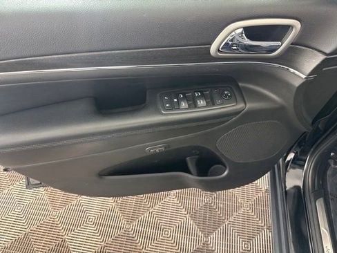 Used 2018 Jeep Grand Cherokee Limited AWD/4WD image 20