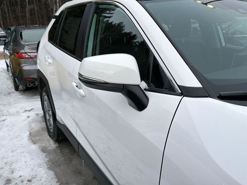Used 2025 Toyota RAV4 XLE image 5