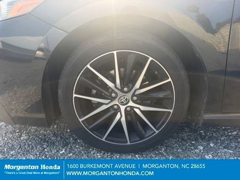 Used 2022 Toyota Camry SE w/ Convenience Package FWD image 13
