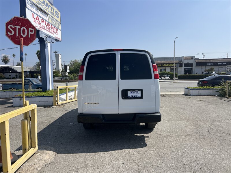 Used 2019 Chevrolet Express 2500 w/ Driver Convenience Package RWD image 3