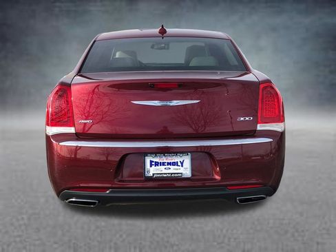 Used 2018 Chrysler 300 Limited w/ Safetytec Plus Group image 6