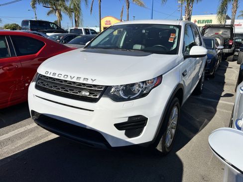 Used 2016 Land Rover Discovery Sport SE image 2