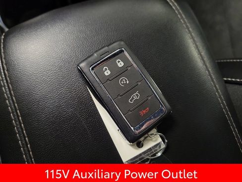 Used 2025 Jeep Grand Cherokee Altitude AWD/4WD image 15