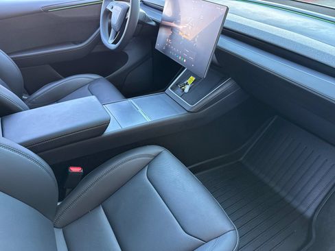 Used 2026 Tesla Model Y 2WD image 15