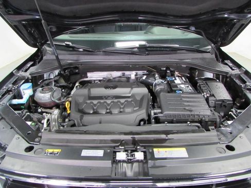 Used 2023 Volkswagen Tiguan SE R-Line FWD image 10