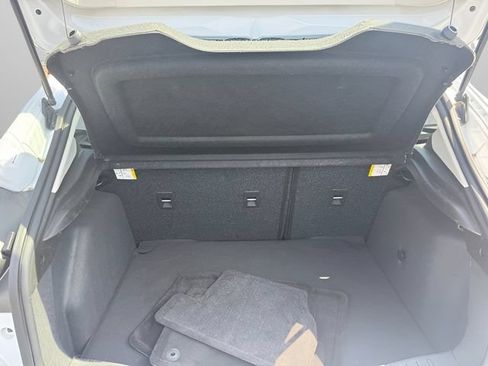 Used 2016 Ford Focus SE w/ Equipment Group 201A FWD image 9