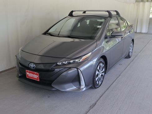 Used 2022 Toyota Prius Prime LE FWD image 21