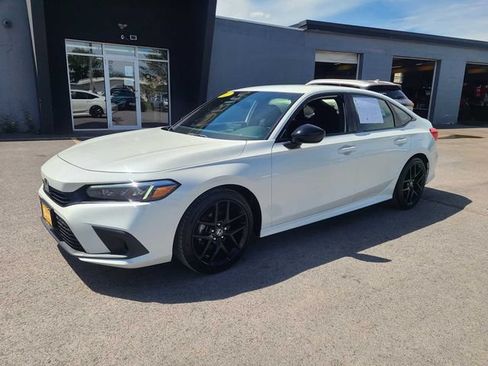 Used 2022 Honda Civic Sport image 2