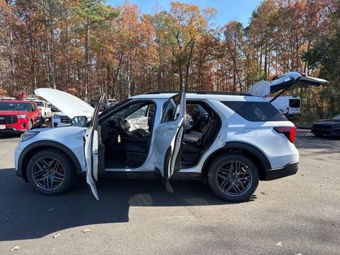 New 2026 Ford Explorer ST w/ Sun And Sound Package image 26