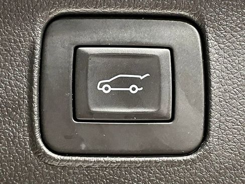 Used 2024 Chevrolet TrailBlazer RS w/ Convenience Package image 13