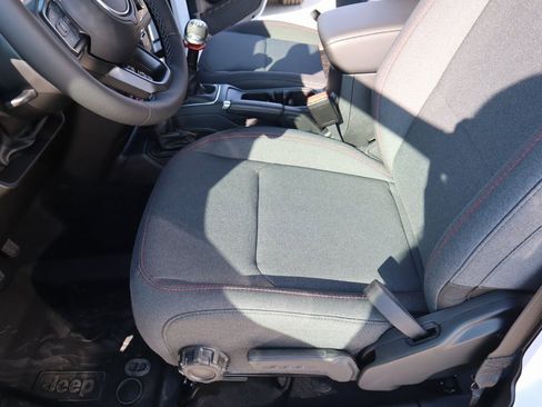 New 2025 Jeep Wrangler Unlimited Rubicon w/ Convenience Group image 11