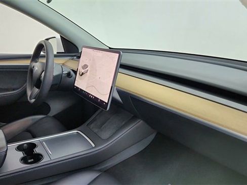 Used 2023 Tesla Model Y Performance image 20