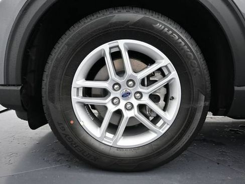 New 2026 Ford Explorer Active RWD image 12
