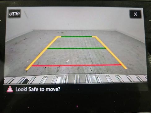 Used 2023 Volkswagen Tiguan SE w/ Panoramic Sunroof Package image 25