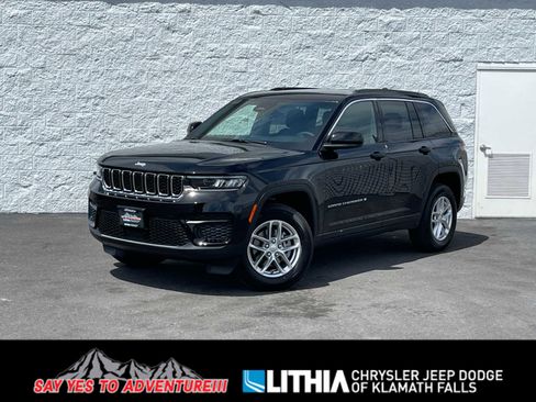 New 2025 Jeep Grand Cherokee Laredo w/ Luxury Tech Group I image 1