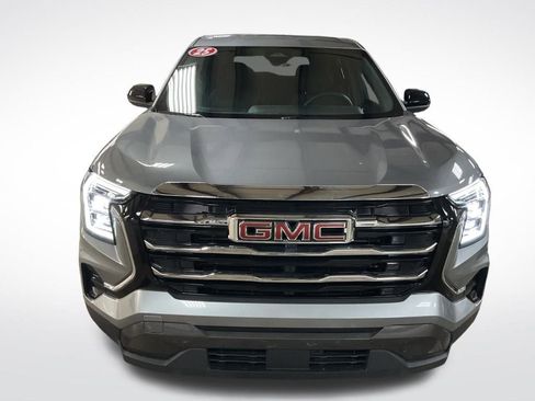Used 2025 GMC Terrain Elevation image 9