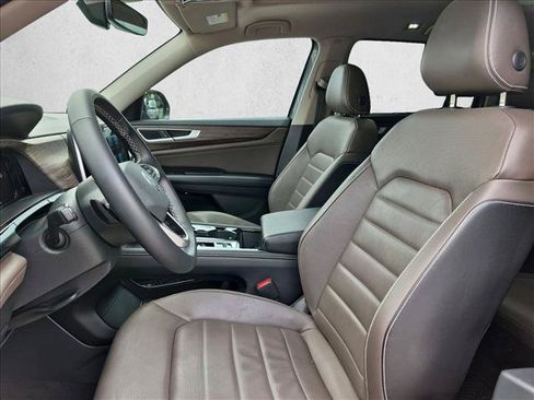 Used 2024 Volkswagen Atlas SEL AWD/4WD image 17