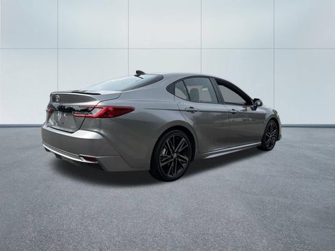 Used 2025 Toyota Camry XSE FWD image 5
