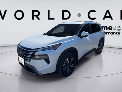 Used 2024 Nissan Rogue SL w/ SL Premium Package image 3