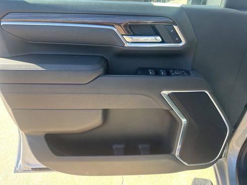 Used 2025 Chevrolet Silverado 3500 LT w/ Convenience Package image 9