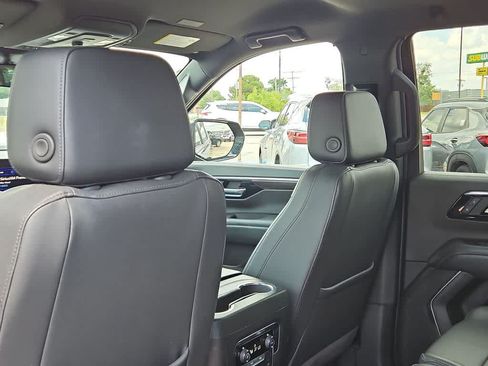 Used 2025 Chevrolet Tahoe LT RWD image 16