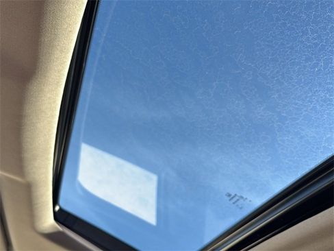 Used 2017 Honda Pilot Touring image 28