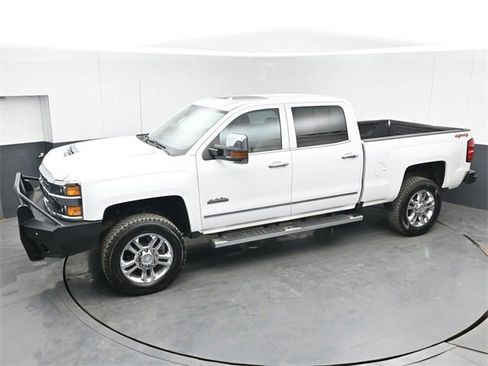 Used 2019 Chevrolet Silverado 2500 High Country w/ Duramax Plus Package image 37