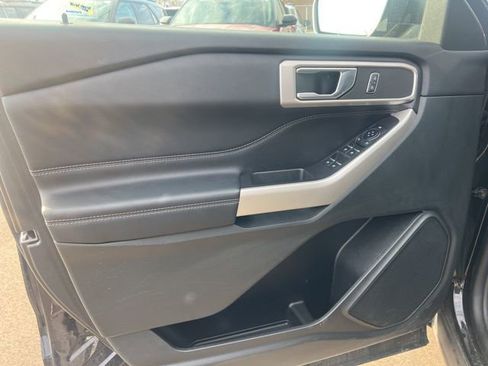 Used 2024 Ford Explorer XLT w/ Equipment Group 202A image 14