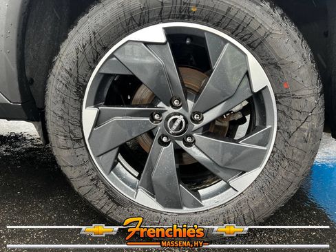 Used 2025 Nissan Rogue SV AWD/4WD image 7