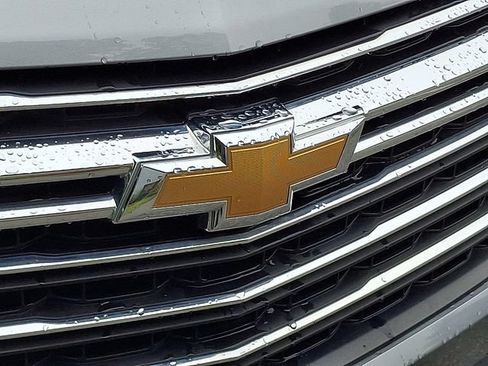 Used 2023 Chevrolet Traverse LT FWD image 30