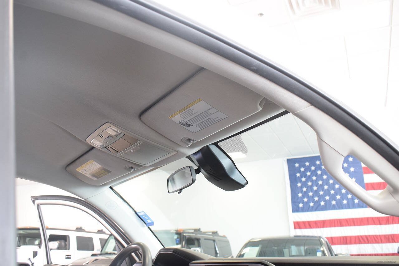 Used 2018 Toyota Tacoma SR RWD image 22