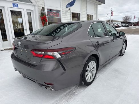 Used 2023 Toyota Camry SE image 5