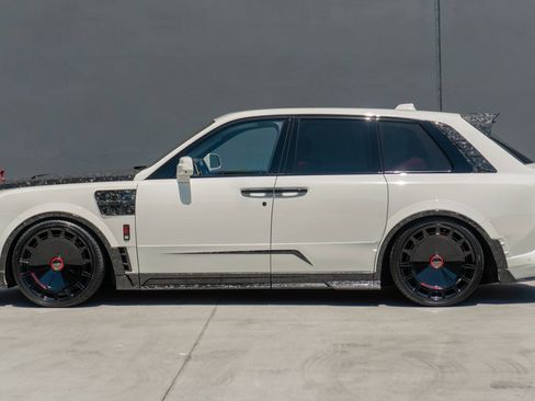 Used 2026 Rolls-Royce Cullinan AWD/4WD image 2