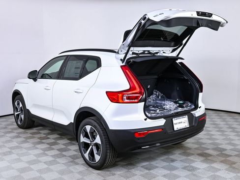 New 2026 Volvo XC40 B5 Plus w/ Protection Package Premier AWD/4WD image 31
