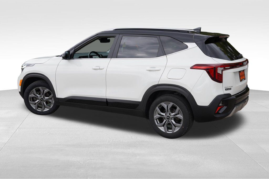 Certified 2024 Kia Seltos S FWD image 8