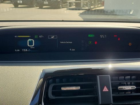 Used 2022 Toyota Prius Prime LE FWD image 24