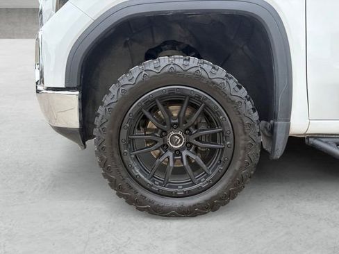 Used 2021 GMC Sierra 1500 SLT w/ X31 Off-Road Package AWD/4WD image 23