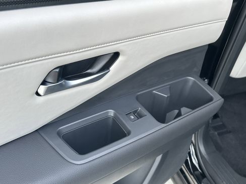 New 2026 Nissan Pathfinder SL FWD image 10
