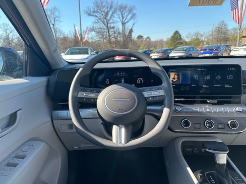 New 2026 Hyundai Kona SE image 11
