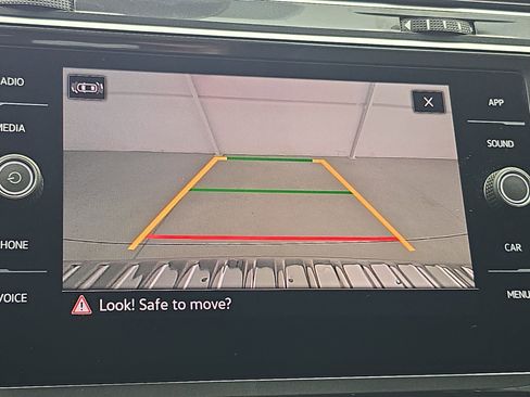 Used 2024 Volkswagen Tiguan SE image 24