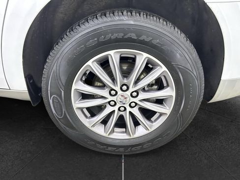 Used 2023 Buick Enclave Essence image 9