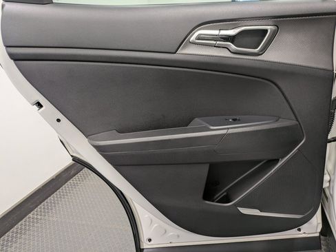 Certified 2024 Kia Sportage LX image 22