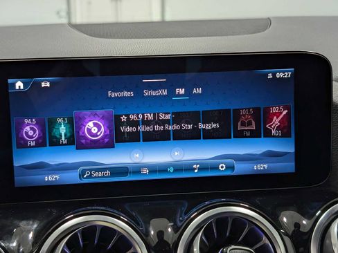 Certified 2025 Mercedes-Benz GLA 250 4MATIC image 24