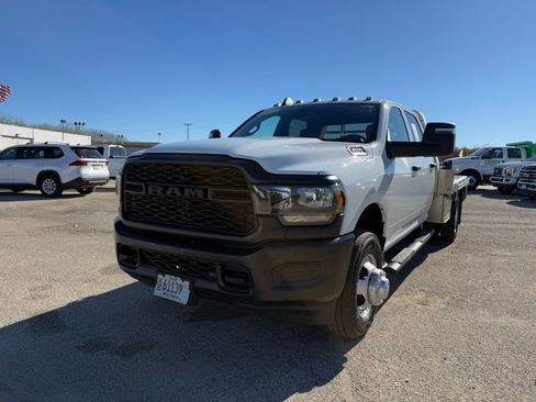 Used 2024 RAM 3500 Tradesman image 9