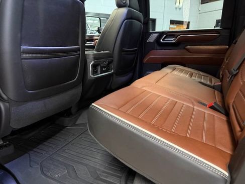 Used 2024 GMC Sierra 2500 Denali Ultimate AWD/4WD image 25