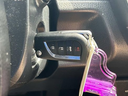 Used 2020 Toyota Camry SE image 24