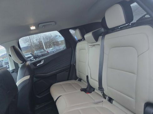 Used 2021 Ford Escape Titanium image 12