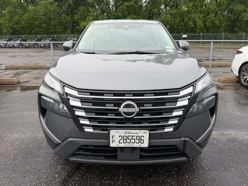 Used 2025 Nissan Rogue SV AWD/4WD image 3